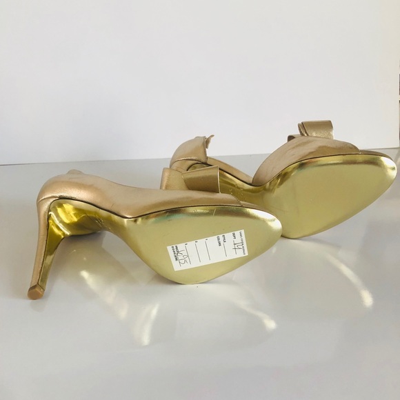 Gold Bow Valentino’s